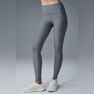 ALO YOGA | ✨NEW✨ Warm Airlift High-Waist Legging in Steel Grey